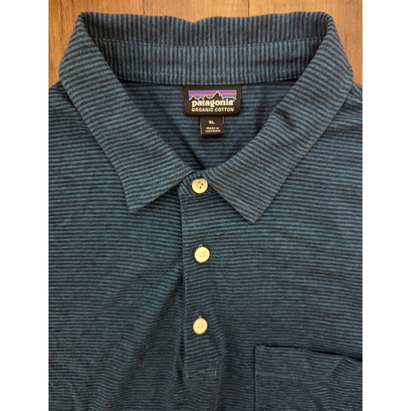 Patagonia Men's Cotton in Conversion Lightweight Striped Blue Polo - Picture 4 of 4